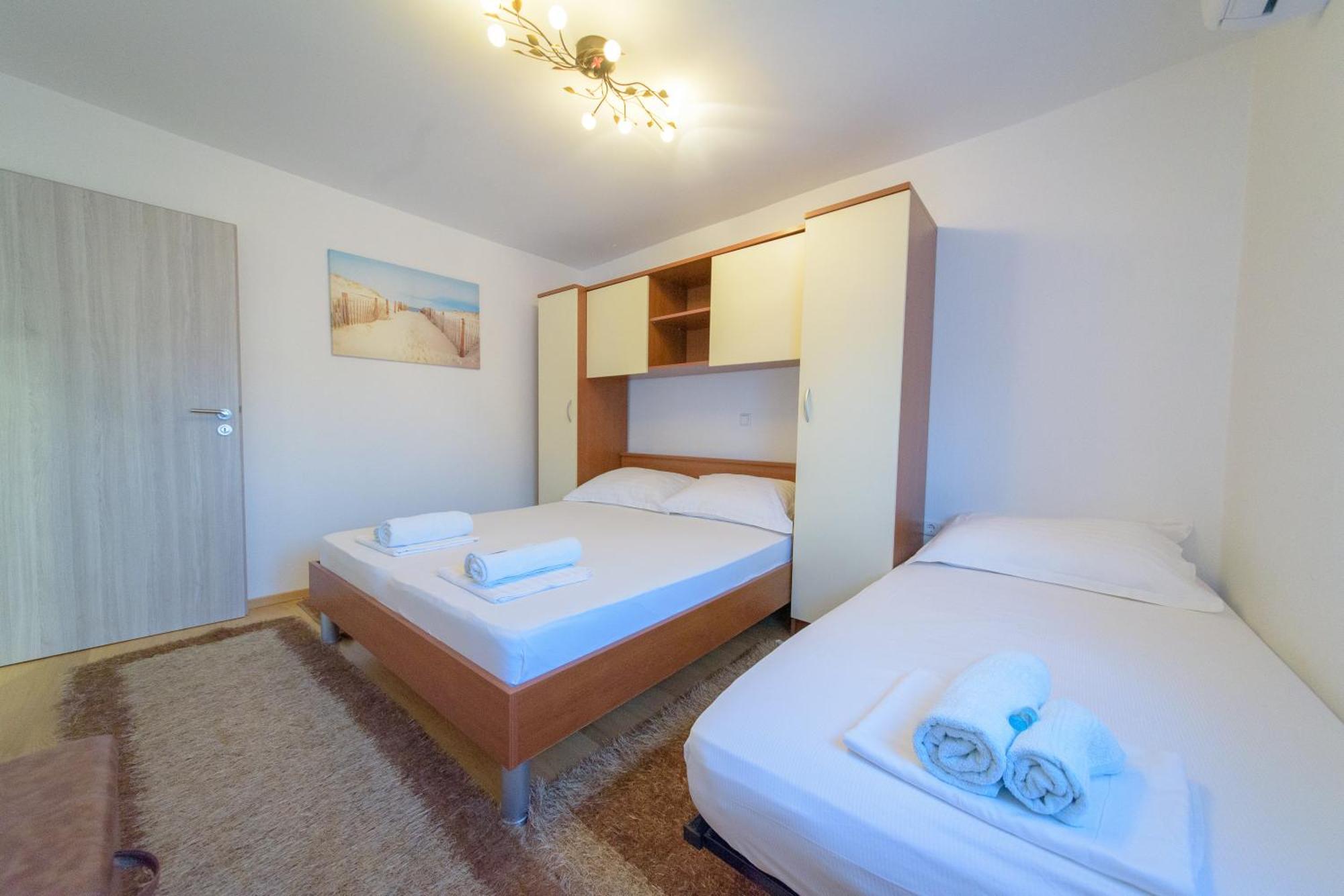 Jeli Apartments Starigrad Paklenica Pokoj fotografie