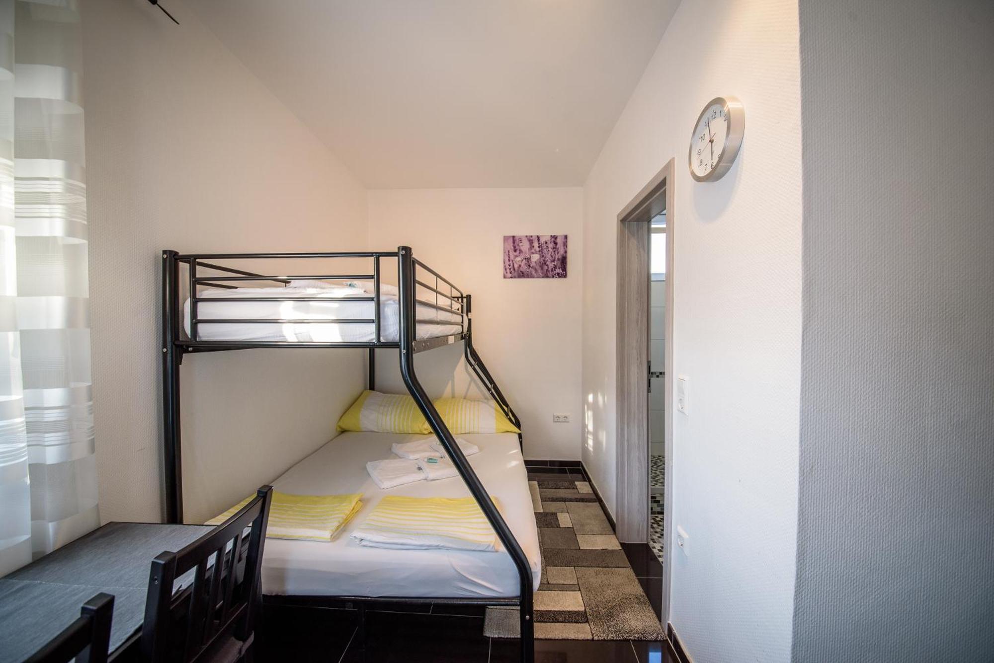 Jeli Apartments Starigrad Paklenica Pokoj fotografie