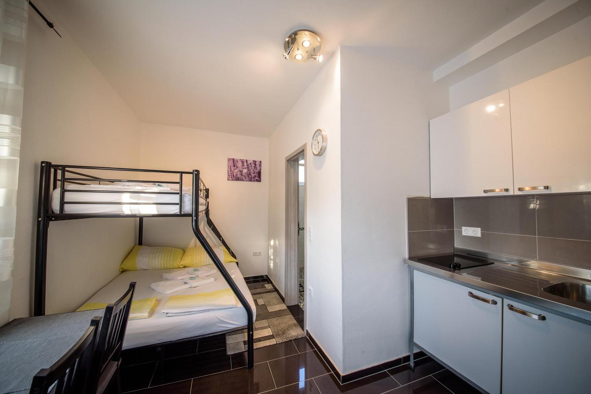 Jeli Apartments Starigrad Paklenica Pokoj fotografie
