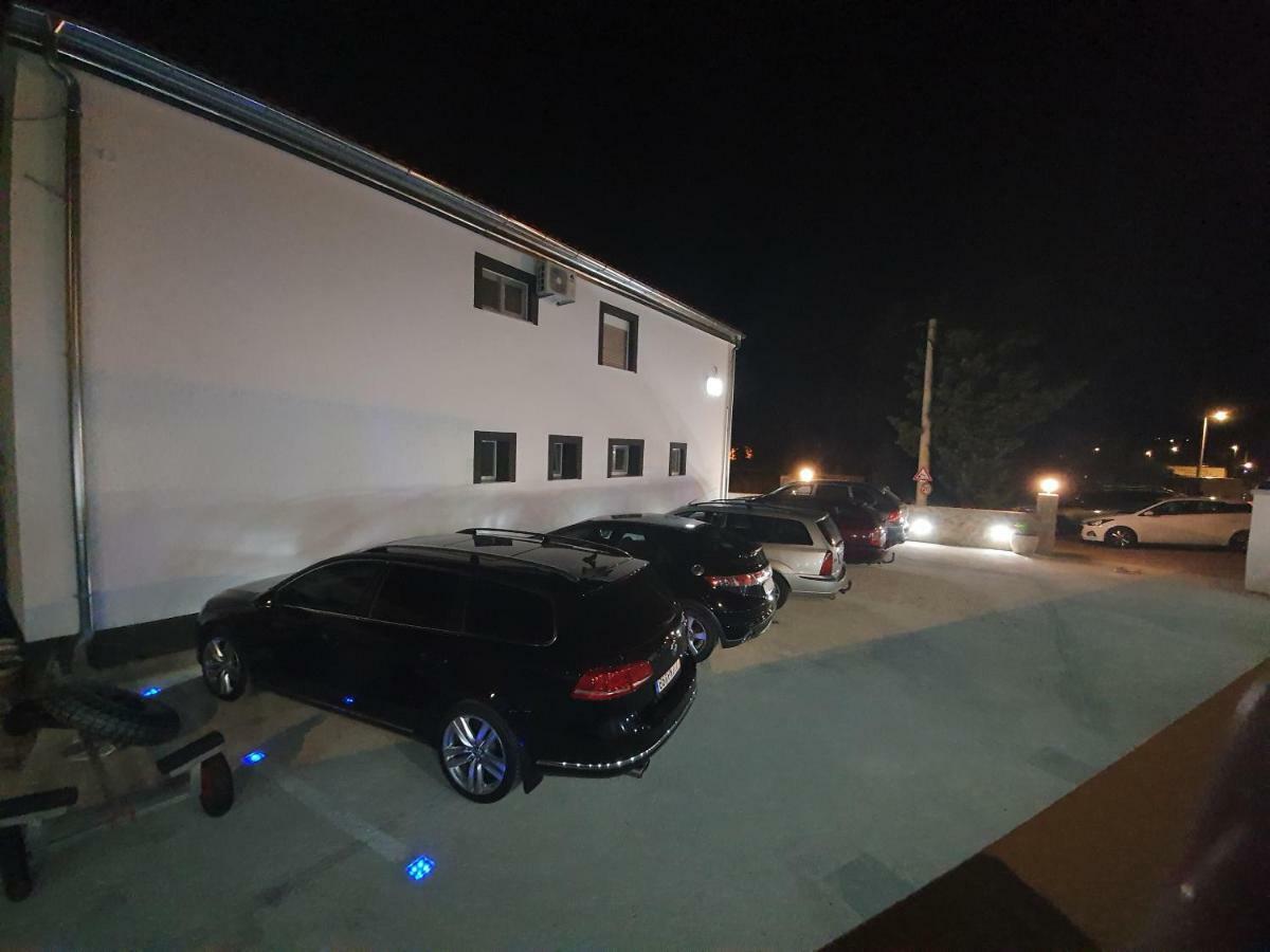 Jeli Apartments Starigrad Paklenica Exteriér fotografie
